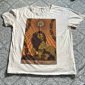Medium T-Shirt Leo zodiac sign 
Brand: La Luna from TjMaxx